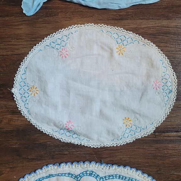 Vintage Lot of 8 Pcs decorated runners dish & fingertip towel dresser scarves - Picture 16 of 16